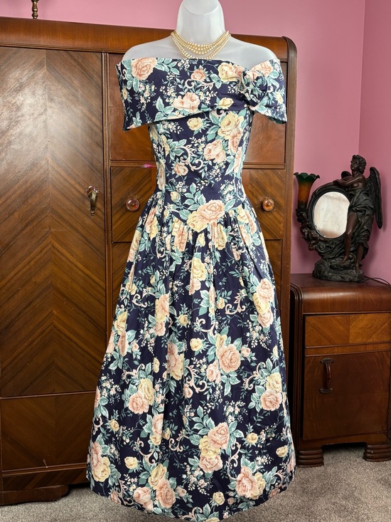 Jessica McClintock Dresses & Skirts - Vintage 80’s Romantic Jessica McClintock GUNNESAX Dress (Fits Modern US M)